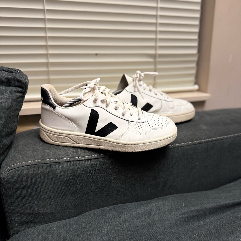 Veja men’s size 11